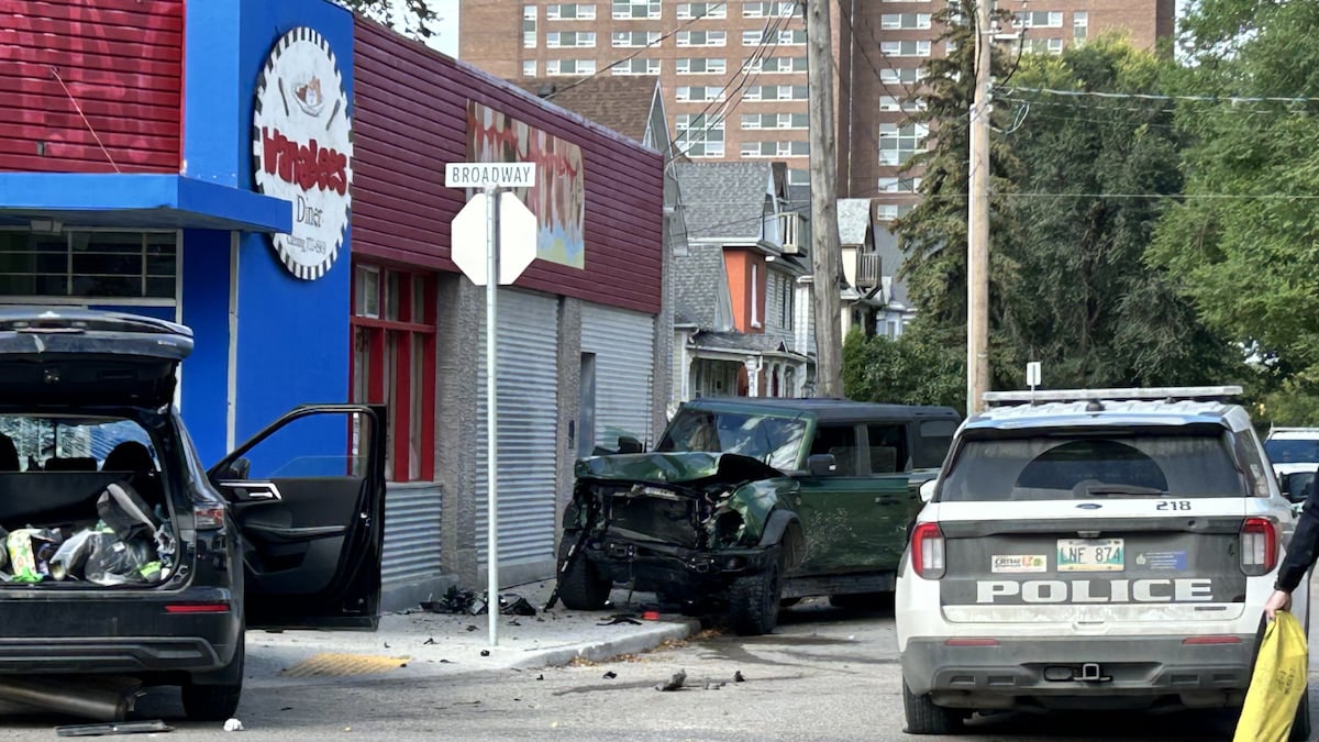 ‘Serious incident’ following pursuit results in road closure: Winnipeg police