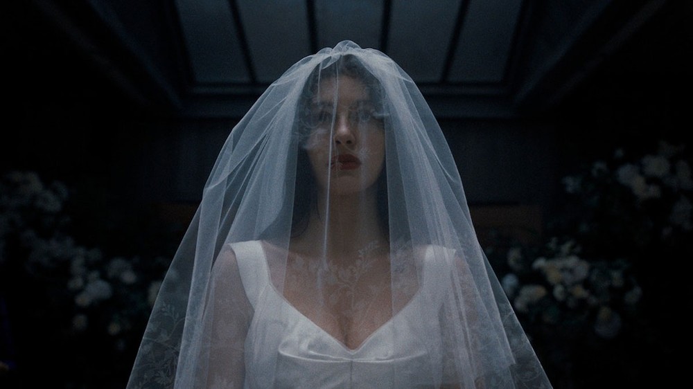 Algo Horrível Vai Acontecer: novo terror da Netflix acompanha um casal às vésperas de um casamento cercado por acontecimentos estranhos. — Foto: Divulgação/Netflix