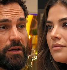 Cristian foi sincero ao relatar suas experiências sexuais com outros homens e Lidia optou por continuar a conhecê-lo para eventual relacionamento Foto: Reprodução/TV