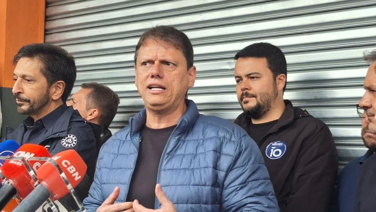 Tarcísio diz que decisão de Dino sobre PF gera "insegurança jurídica"