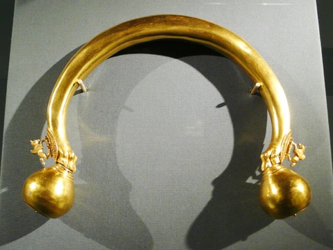 Alemães presos por pendurar falsificações no Louvre