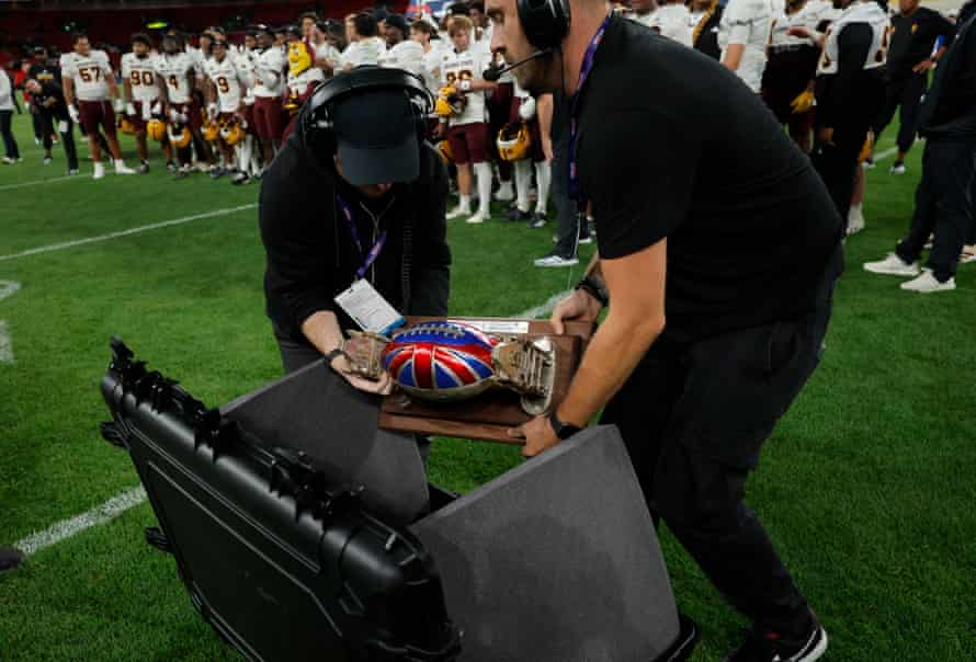 'Está prestes a ir para o mundo': futebol americano universitário americano faz estrondo no Wembley – um ensaio fotográfico