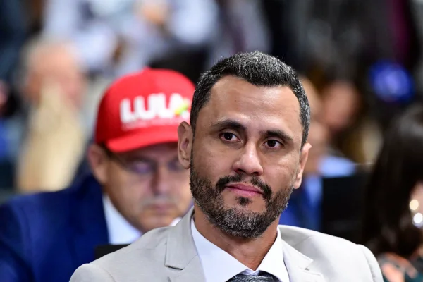 Cleitinho pode vencer no 1º turno? Veja o que dizem as pesquisas