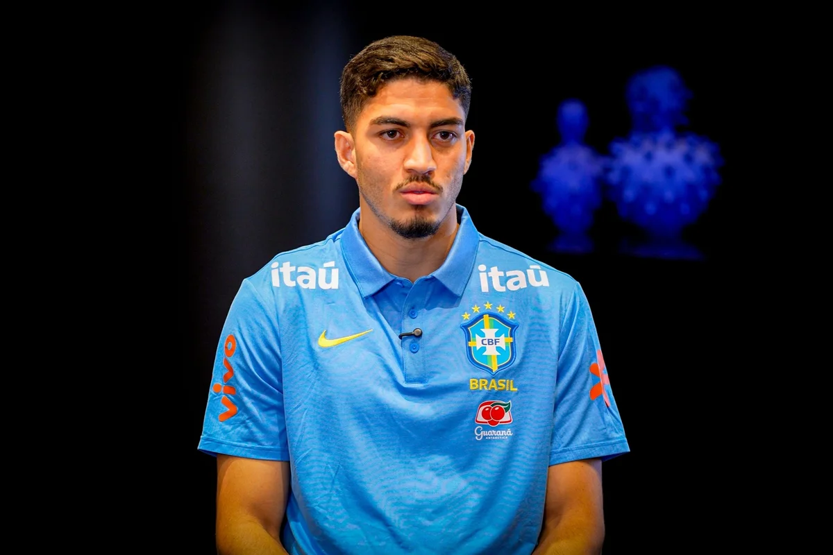 Zagueiro Jair revela que ficou "em choque" com convocação para a Seleção