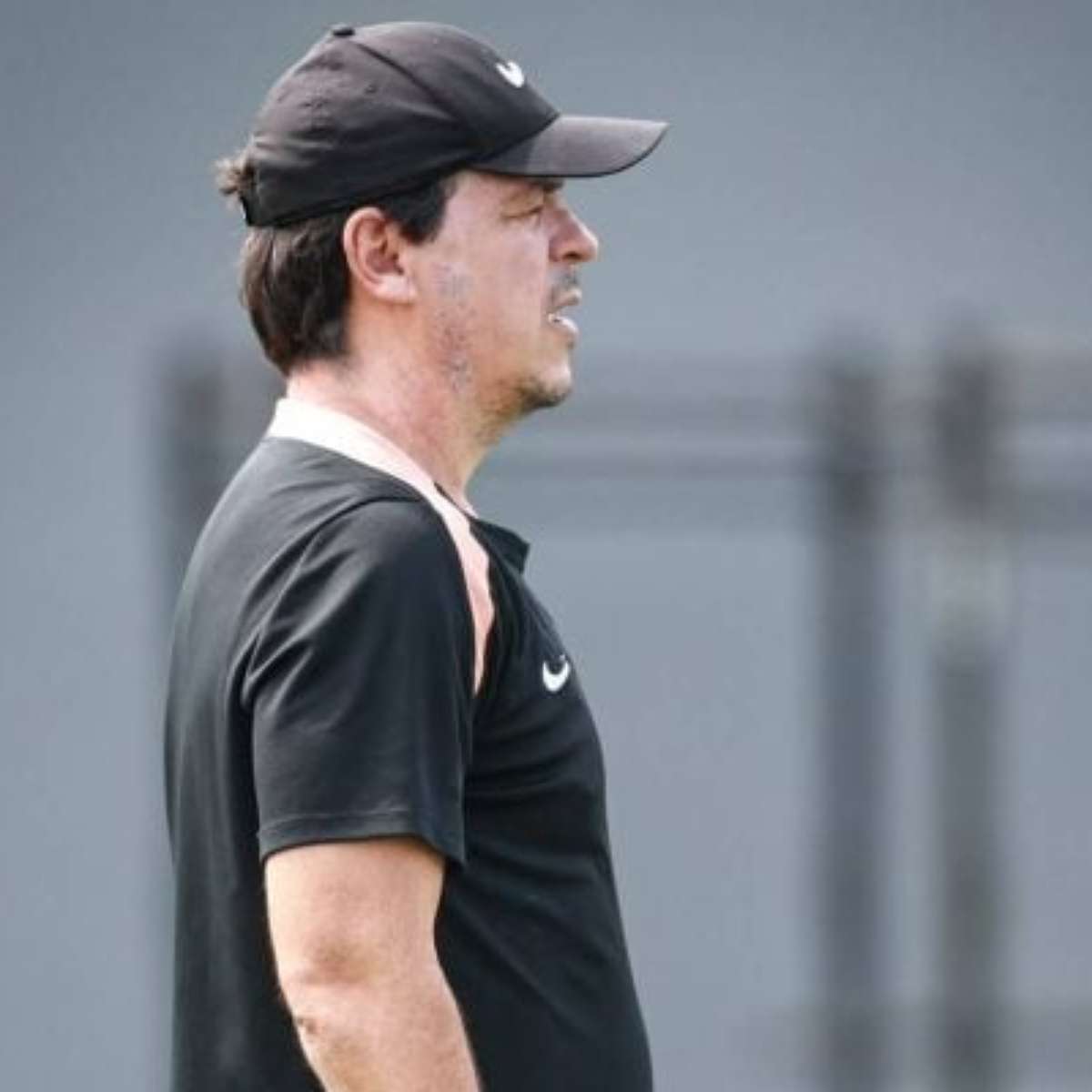 Pressionado, Corinthians deixa Libertadores e foca no Brasileirão