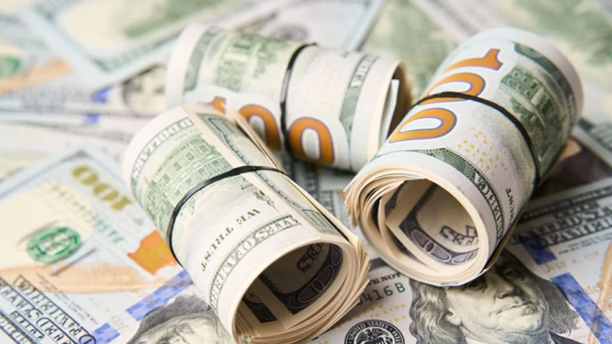 Dólar fecha o dia em R$ 5,13 após decisões do Fed e do BC