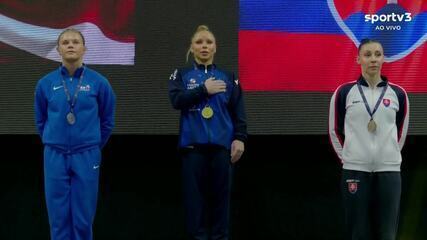 É ouro! Flavia Saraiva no lugar mais alto do pódio nas assimétricas
