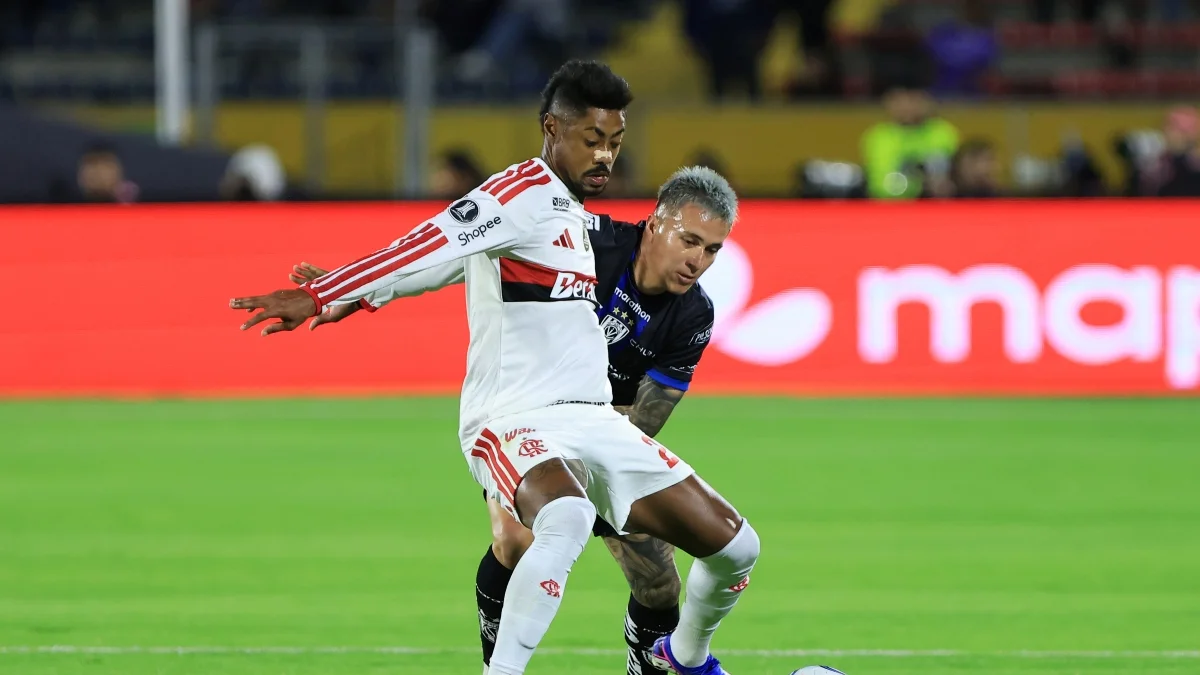 Flamengo e Leonardo Jardim são multados pela Conmebol por atraso em partida