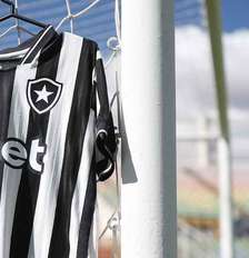 Foto: Camisa do Botafogo (Imagem: Botafogo de Futebol e Regatas) / Gávea News