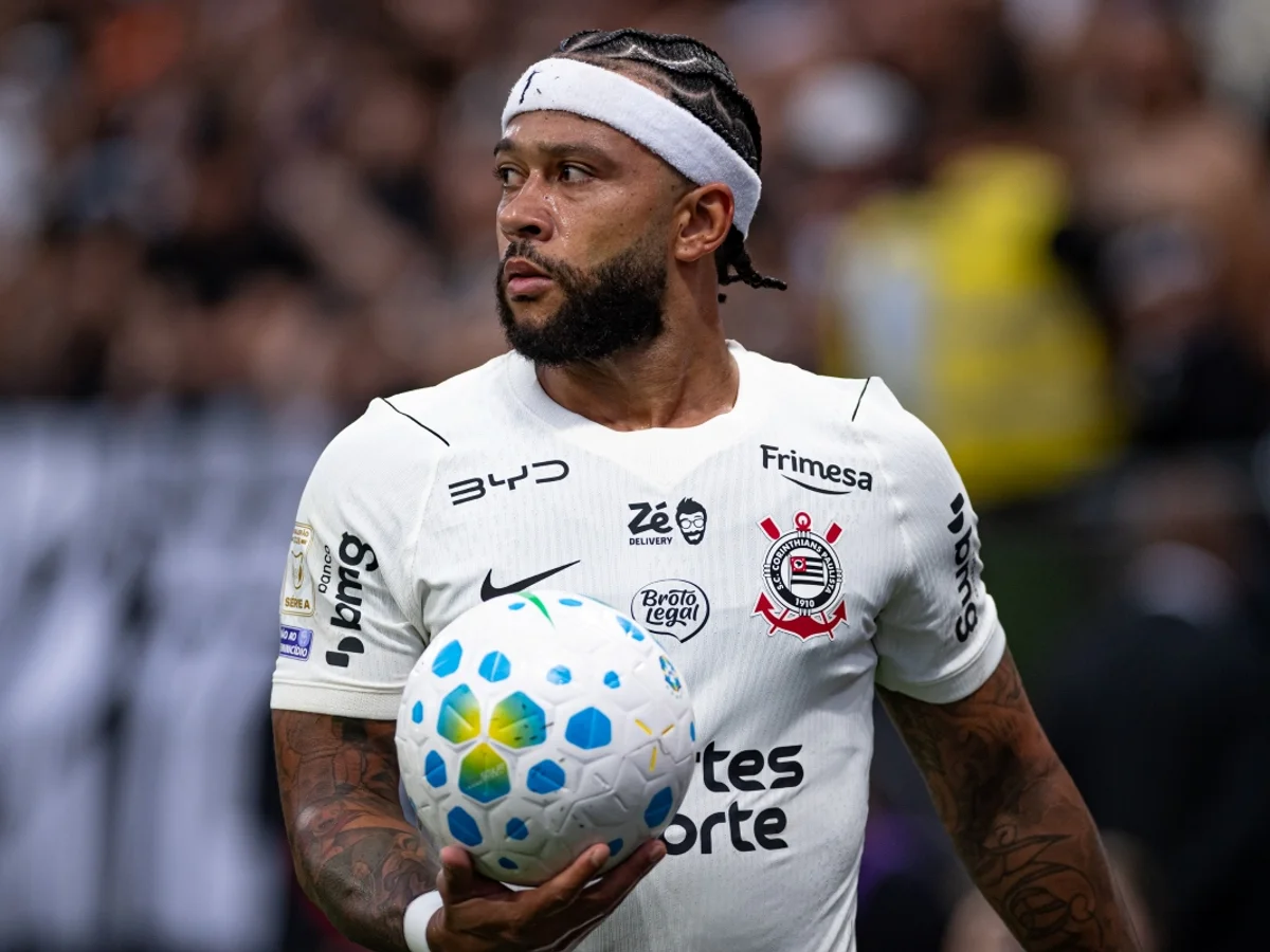 Memphis Depay é titular em Corinthians e Fluminense; veja escalações