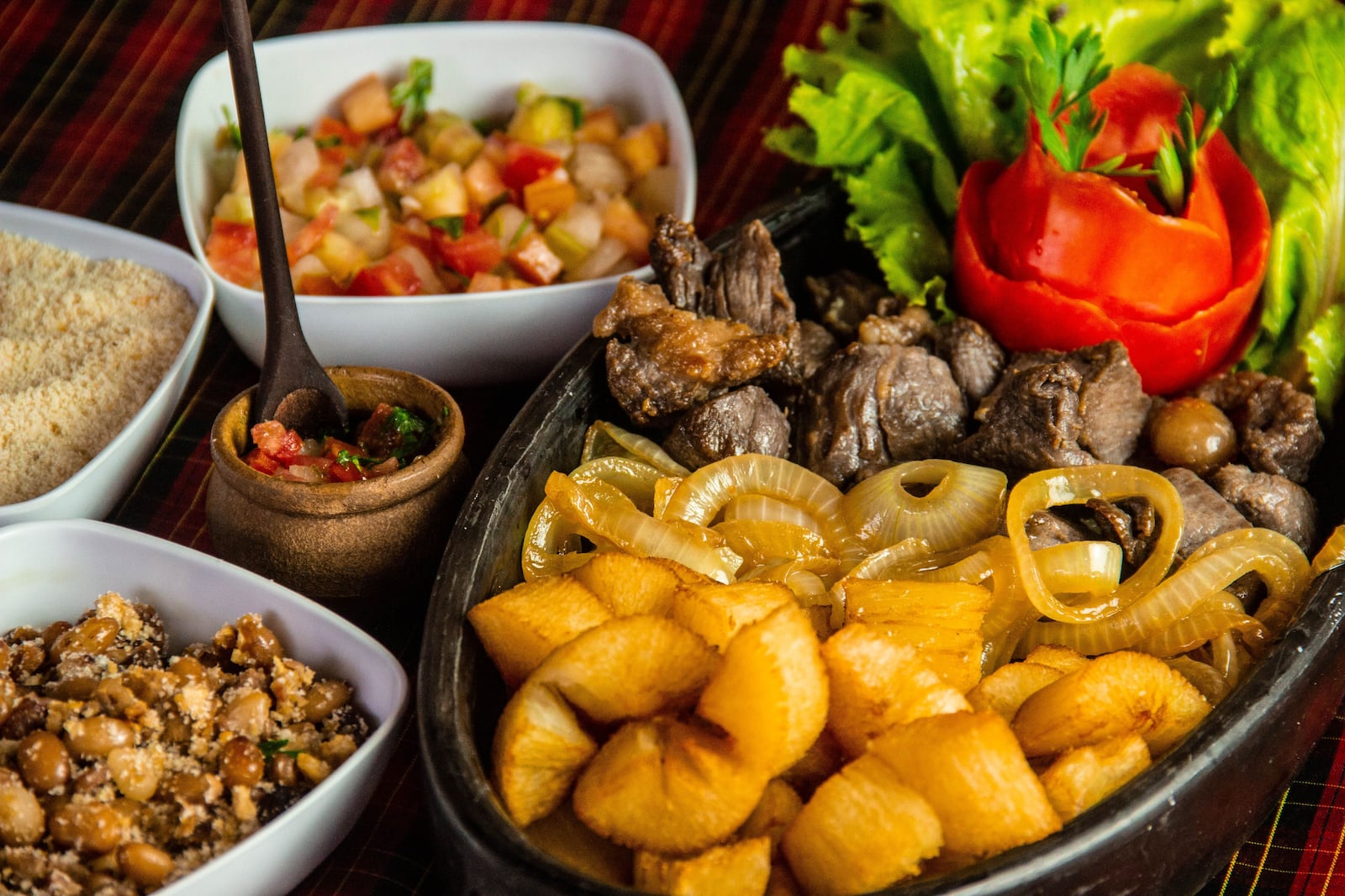 Uma deliciosa variedade de pratos tradicionais brasileiros. Horizon Content