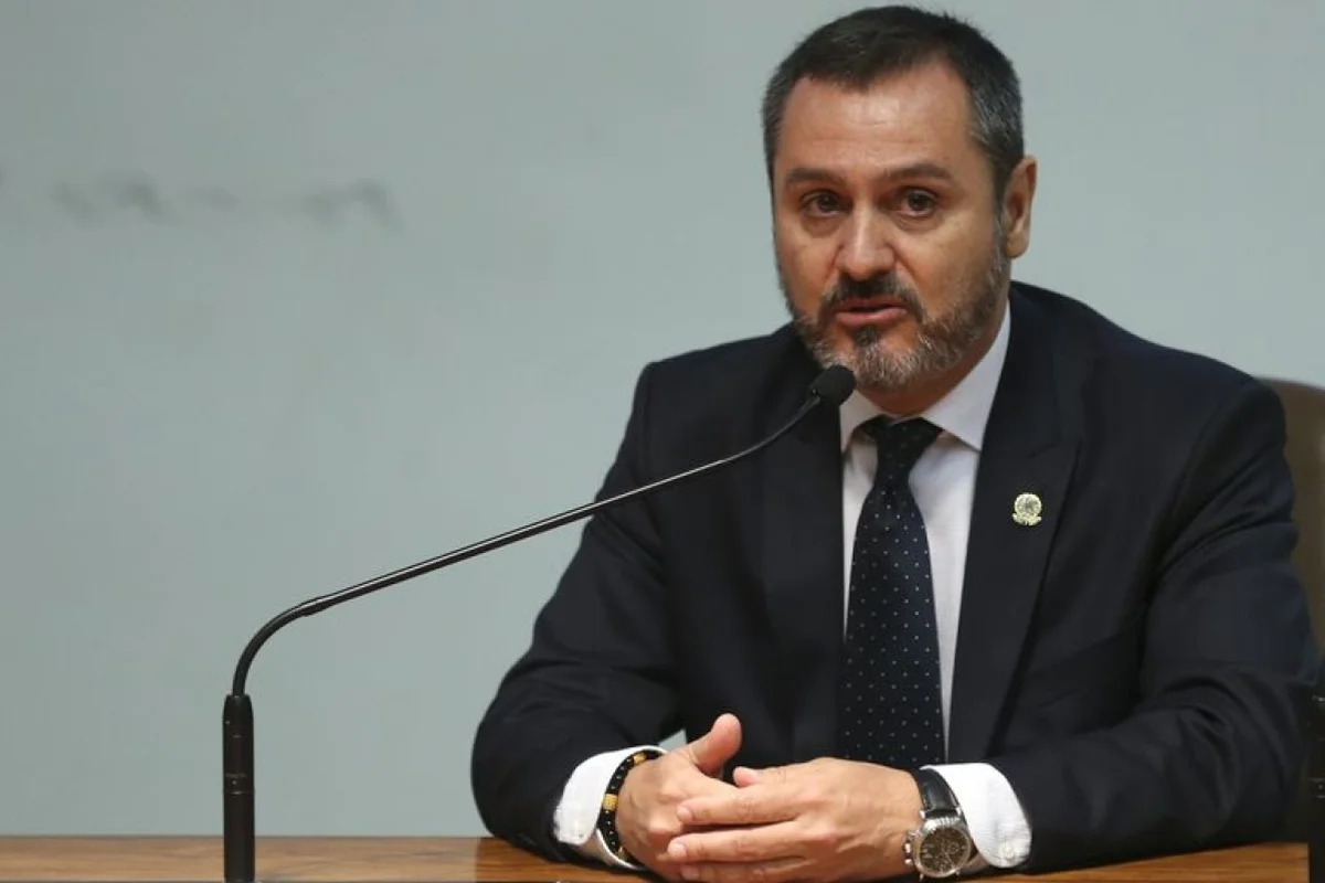 Andrei nega a Dino monitoramento ilícito de Mendonça e Messias
