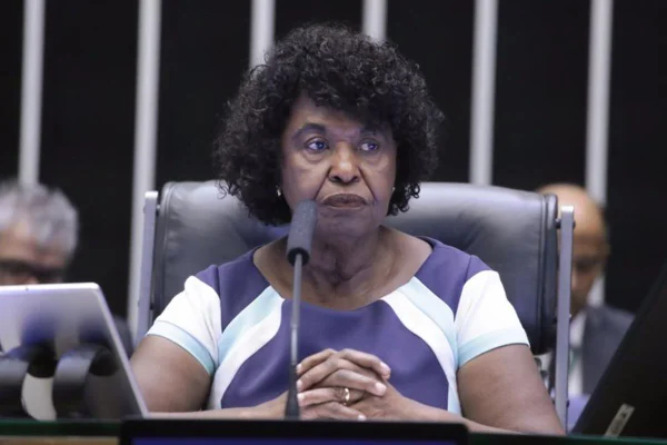 Datafolha: Benedita lidera ao Senado no RJ; 2º vaga tem empate quíntuplo