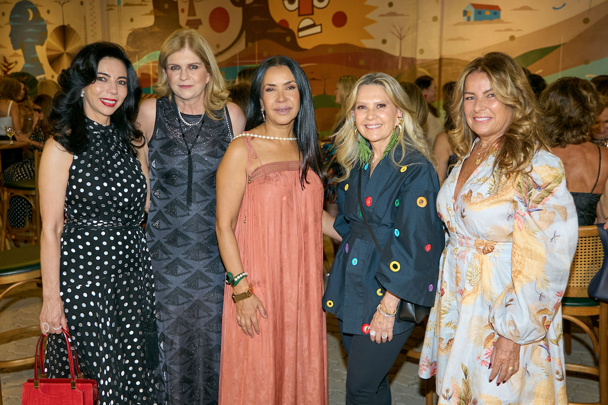 Marcelo Chaves reúne amigos especiais para celebrar nova idade na CASACOR