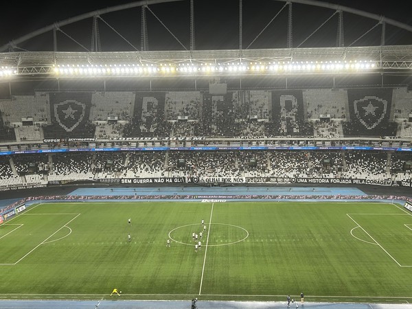 Conmebol determina prazos para Vasco escolher estádio do duelo com o Boca Juniors pela Sul-Americana; entenda