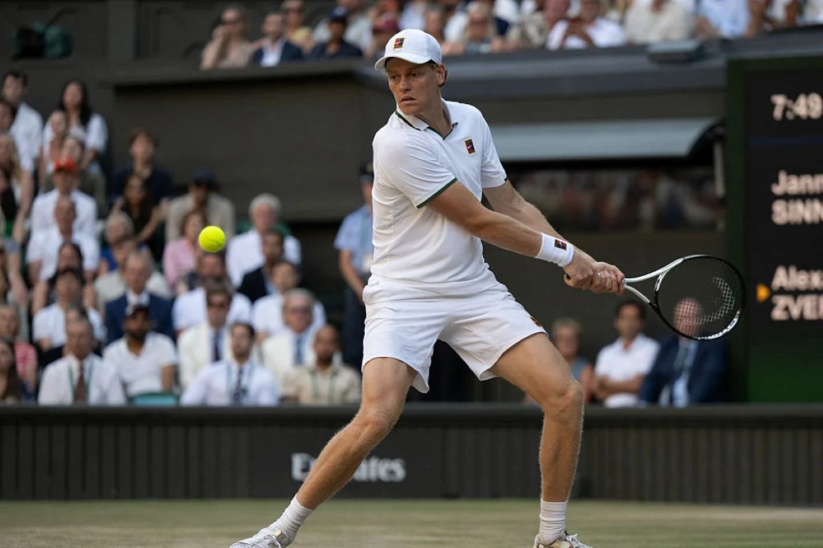 Sinner anuncia que não vai jogar o ATP na China devido a lesão no joelho