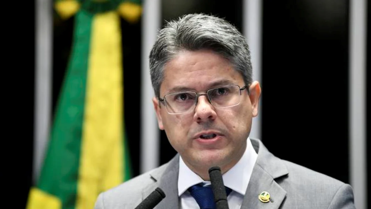 "Decepção", diz Alessandro Vieira sobre rejeição do STF para CPI do Master
