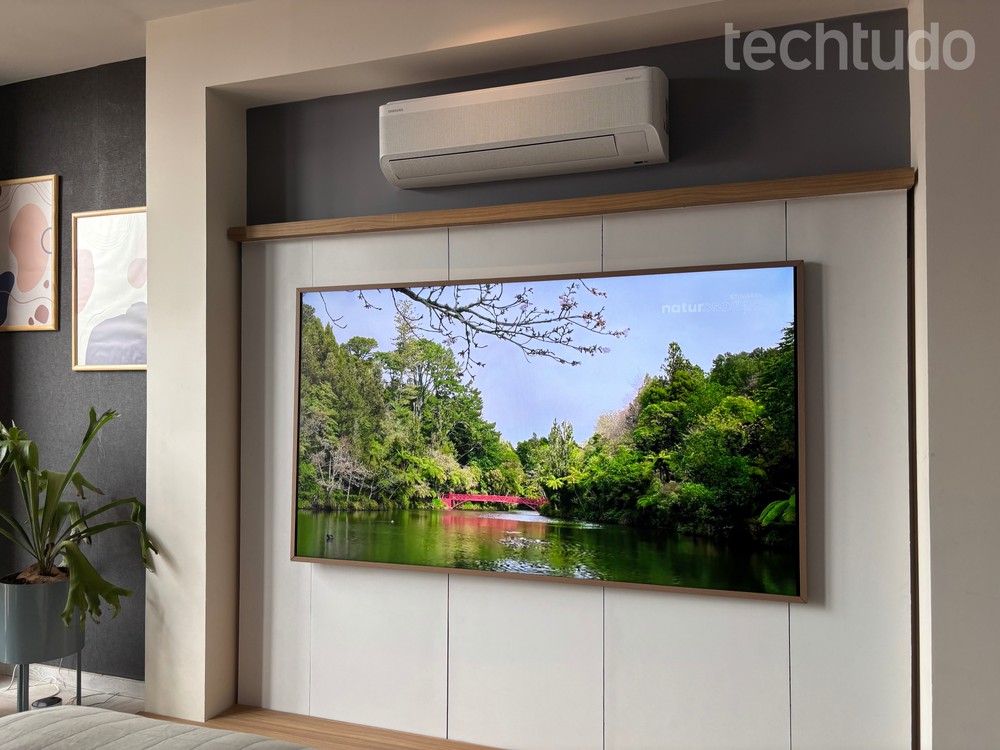 Instalar a TV embaixo de um ar-condicionado é um dos erros que você não pode cometer — Foto: Ana Letícia Loubak/TechTudo