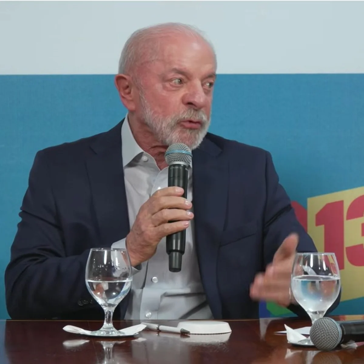 A três semanas do 1º turno, Lula cobra engajamento de apoiadores nas redes