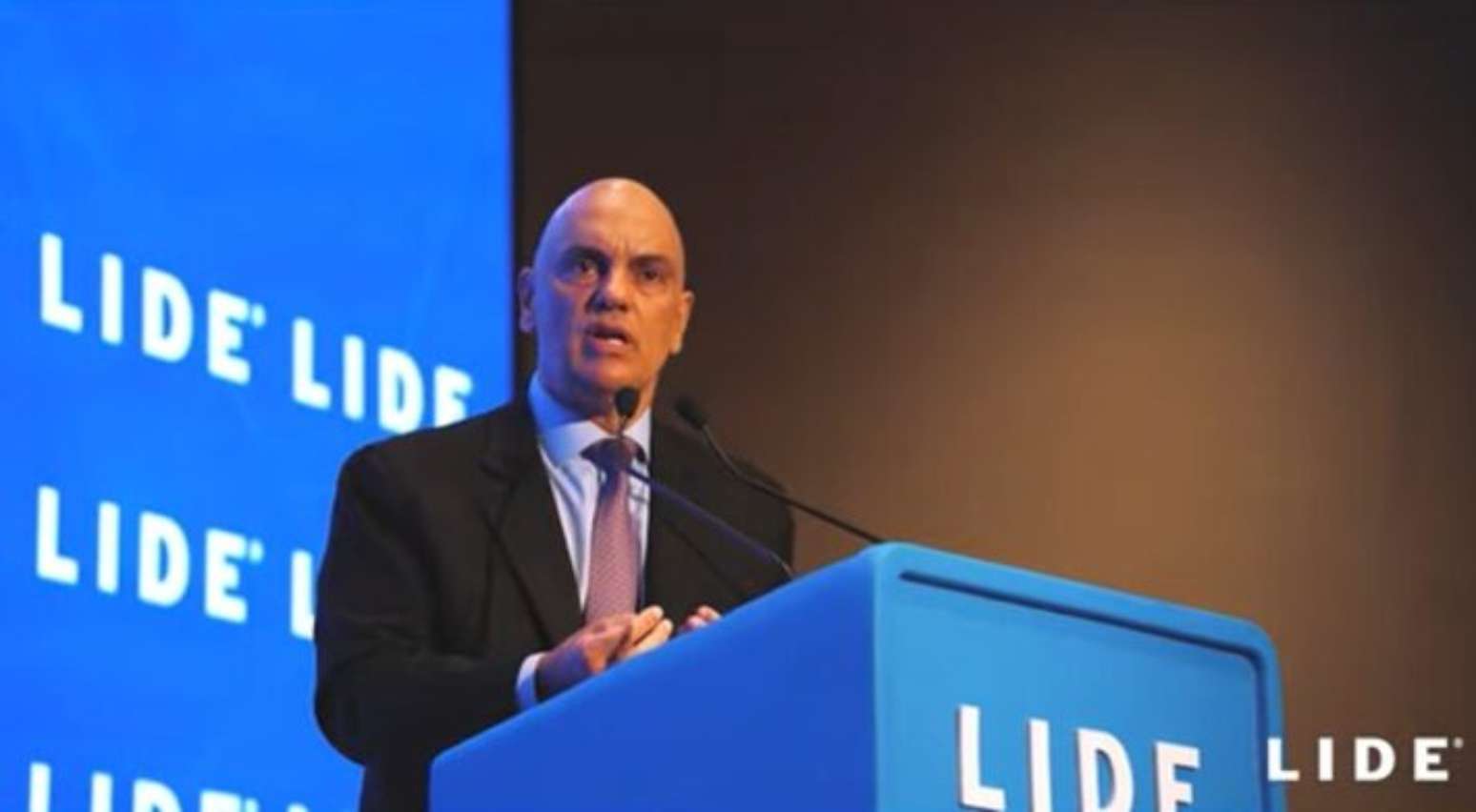O ministro do STF, Alexandre de Moraes, esteve com sua esposa, Viviane Barci, no 24&ordm; F&oacute;rum Empresarial do Lide em agosto de 2025.