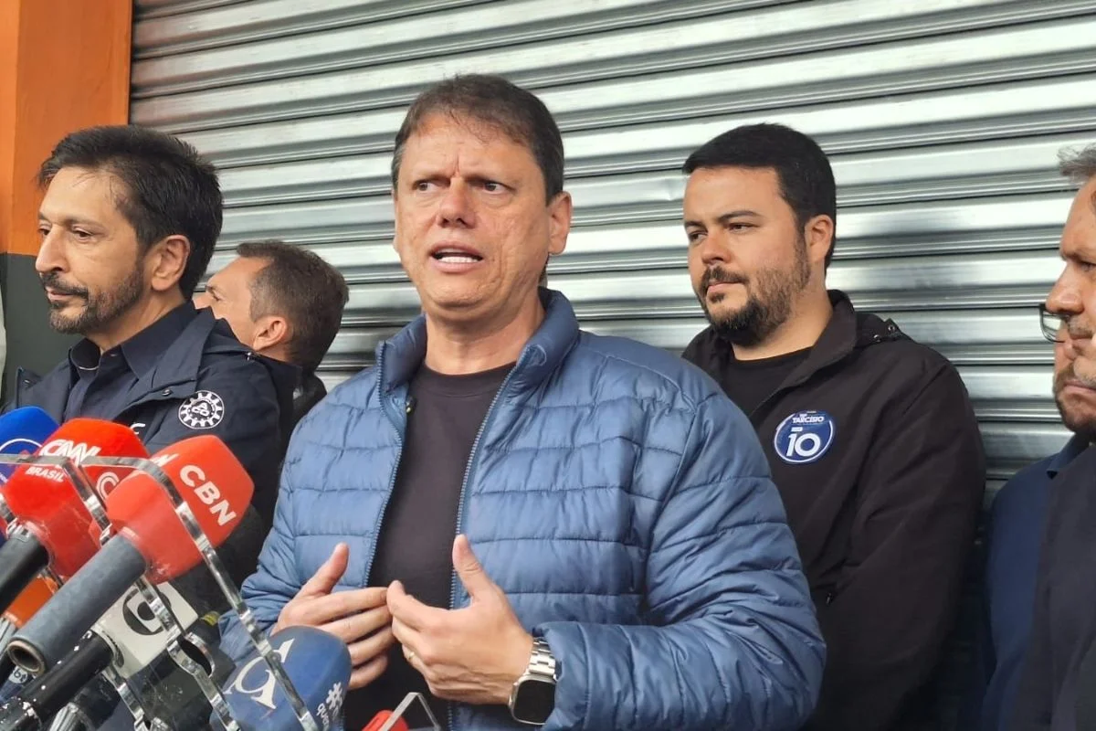 Tarcísio diz que decisão de Dino sobre PF gera "insegurança jurídica"
