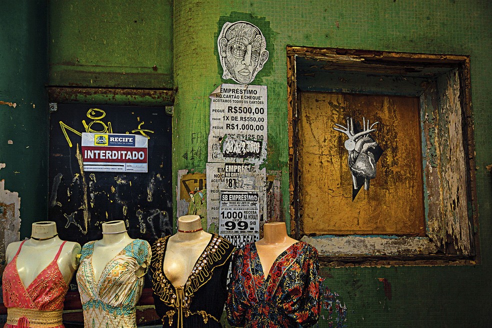 Fotógrafo registra a magia escondida nas salas de cinema mundo afora