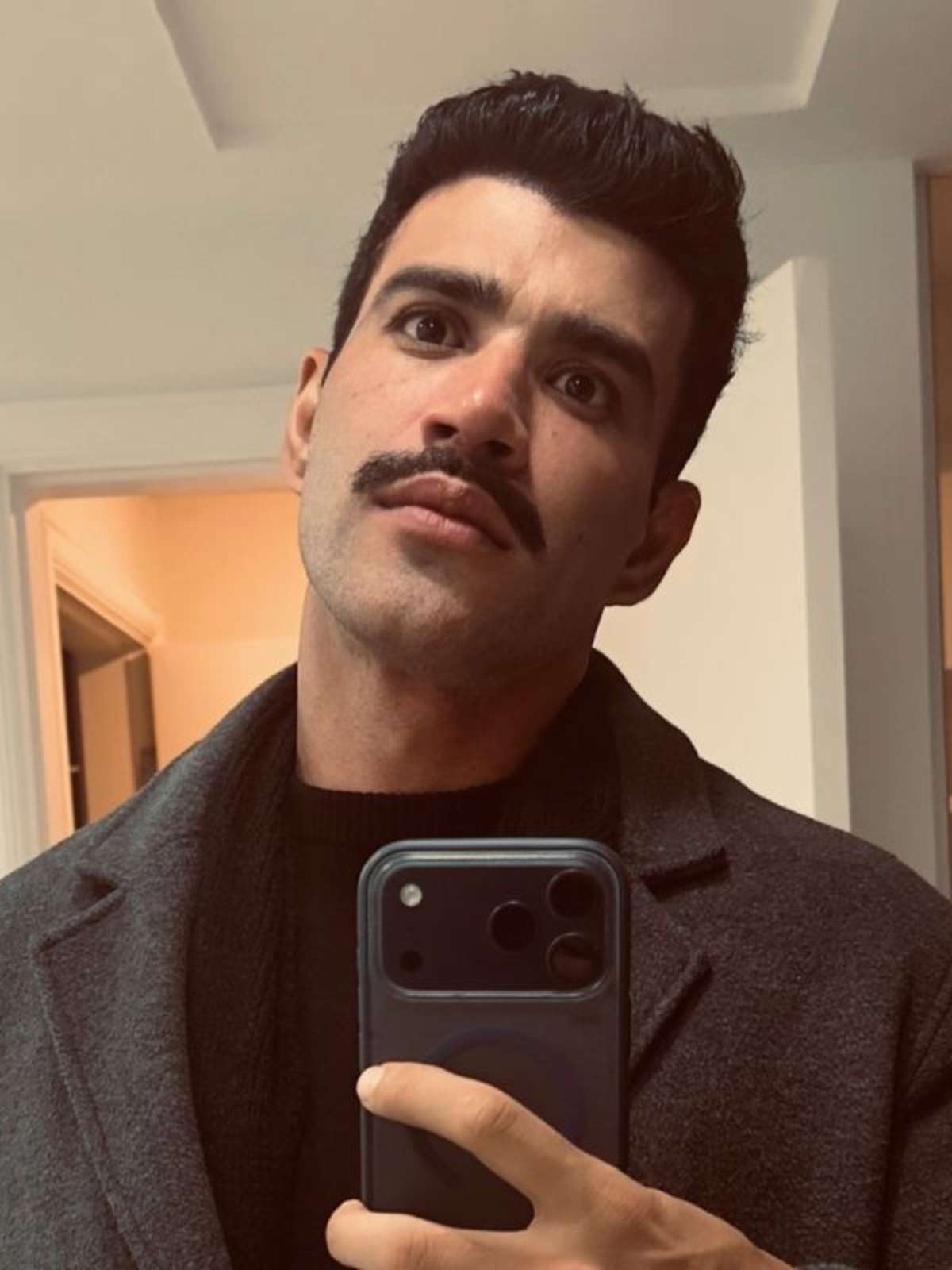 Gusttavo Lima muda visual e vira alvo de brincadeira entre fãs: 'Quase não reconheci'