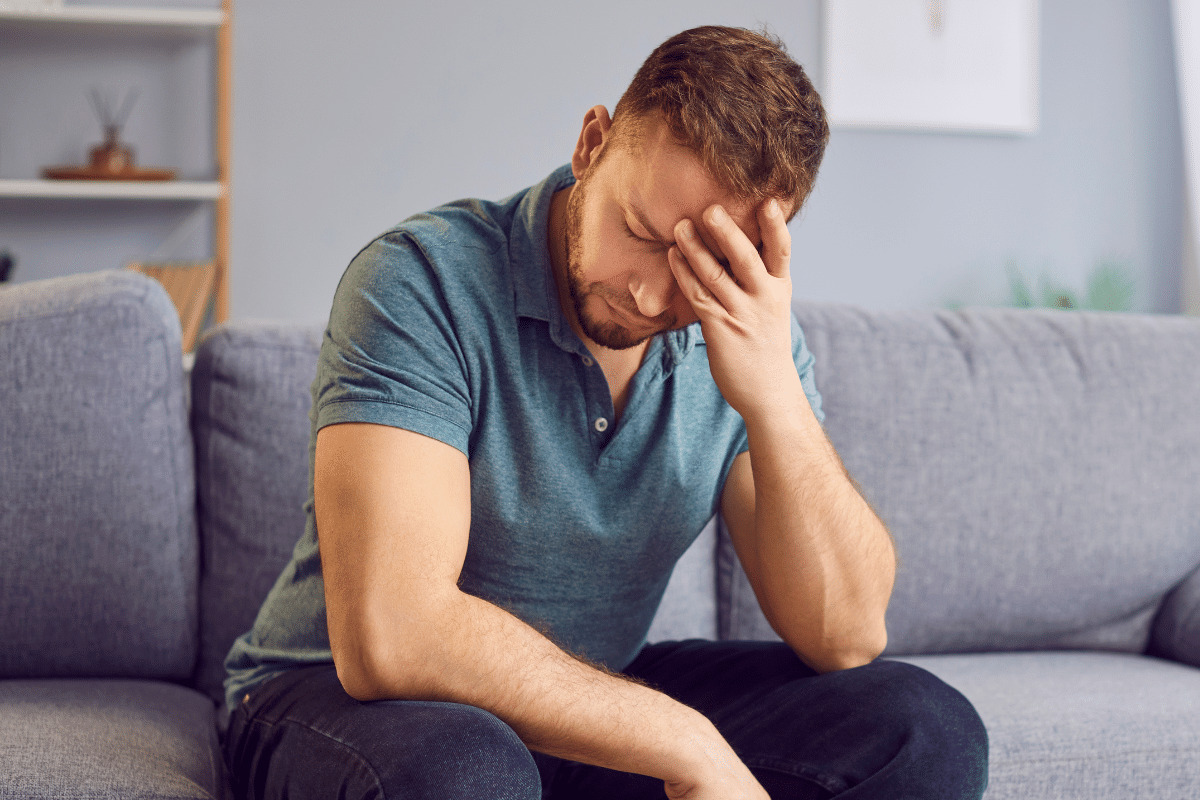 Uso frequente de remédio para dor de cabeça pode causar efeito rebote? Neurologista explica