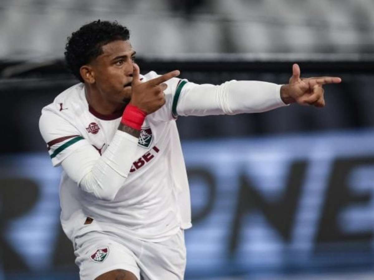 John Kennedy, do Fluminense, é acusado de ameaça por entregadora