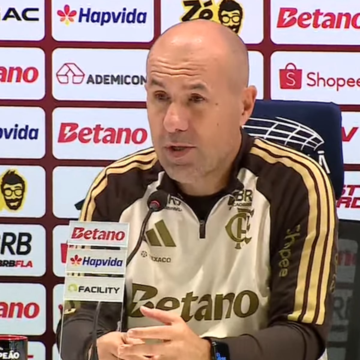 Jardim critica ataque do Flamengo contra o Corinthians: ‘Chutamos 33 vezes para fazer 2 gols’