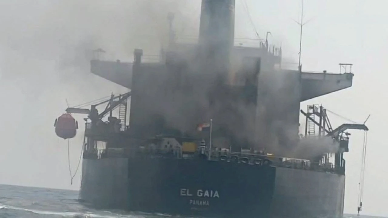 A IRGC do Irã disse que atingiu um petroleiro com bandeira do Togo no Estreito de Ormuz