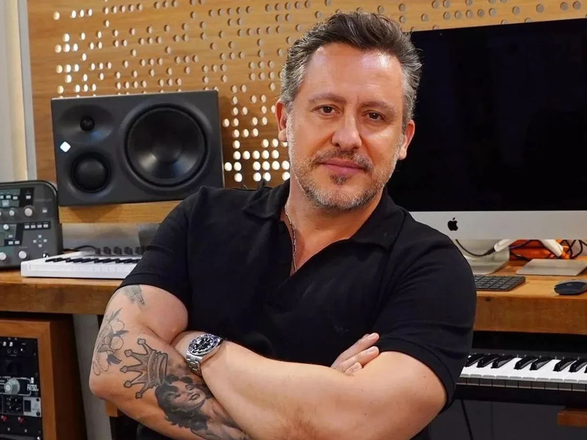 Guitarrista engana Rick Bonadio ao dublar música do Charlie Brown Jr.