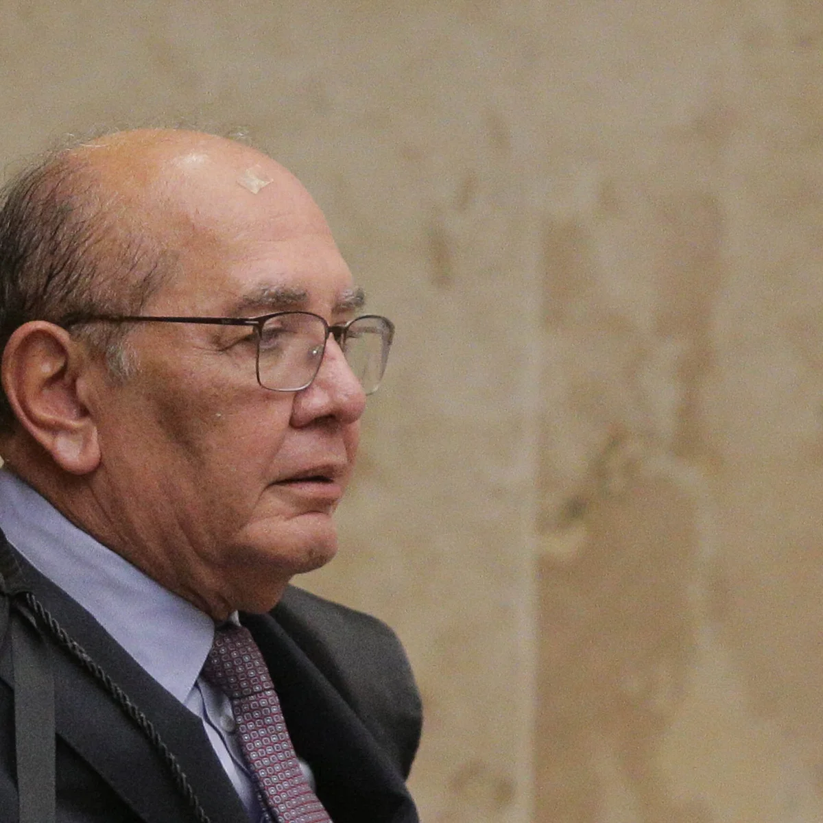 Após embate com ministros, Gilmar Mendes defende evitar politização do TSE