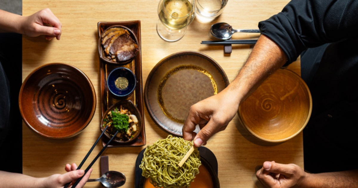 Kureiji tem hambúrguer de gyoza, Miojo com wagyu e a criatividade de Adriano Kanashiro