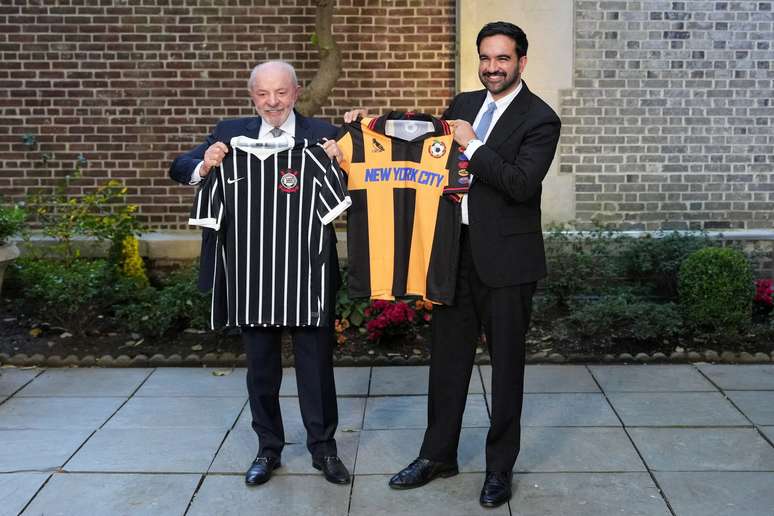 Lula troca camisa do Corinthians com prefeito de Nova York em encontro