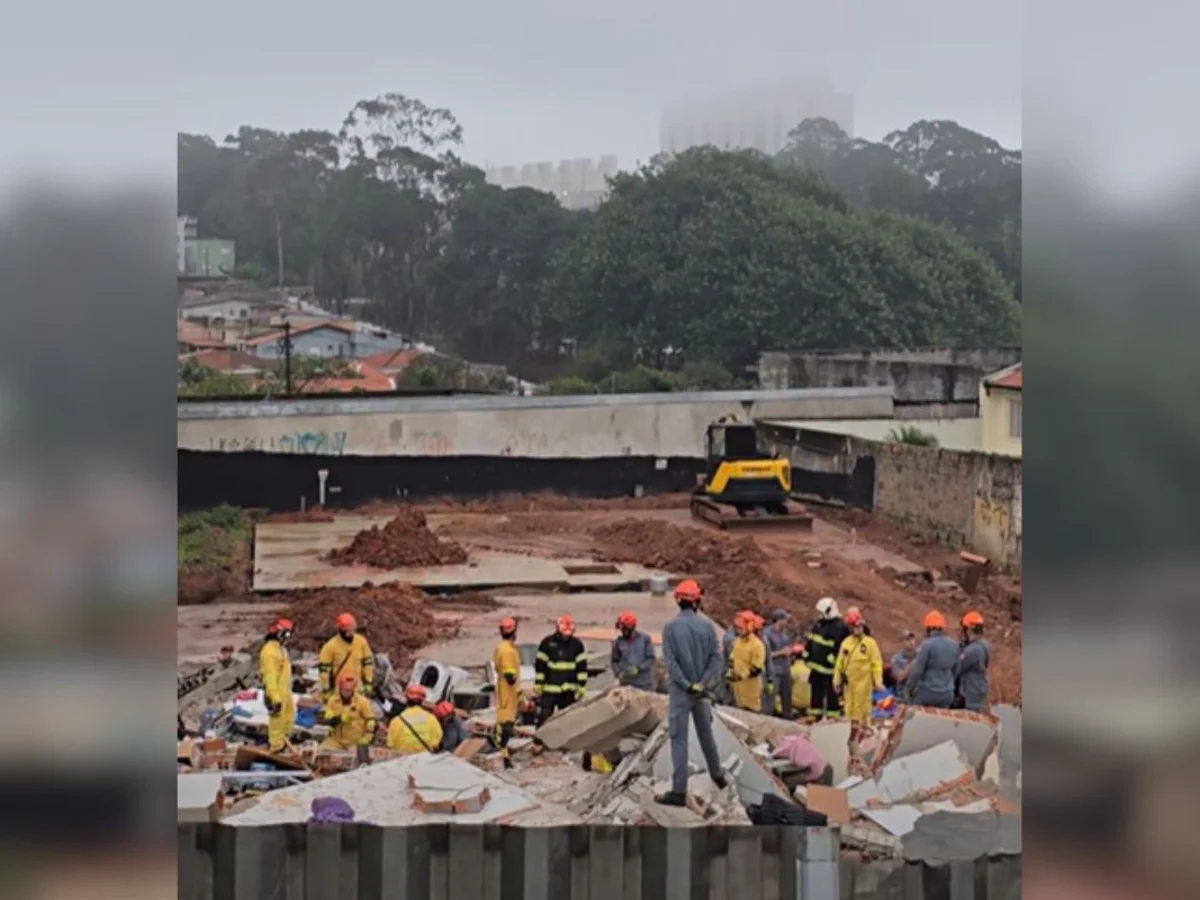 Sobe para 5 número de mortos em desabamento em SP. Menina está desaparecida