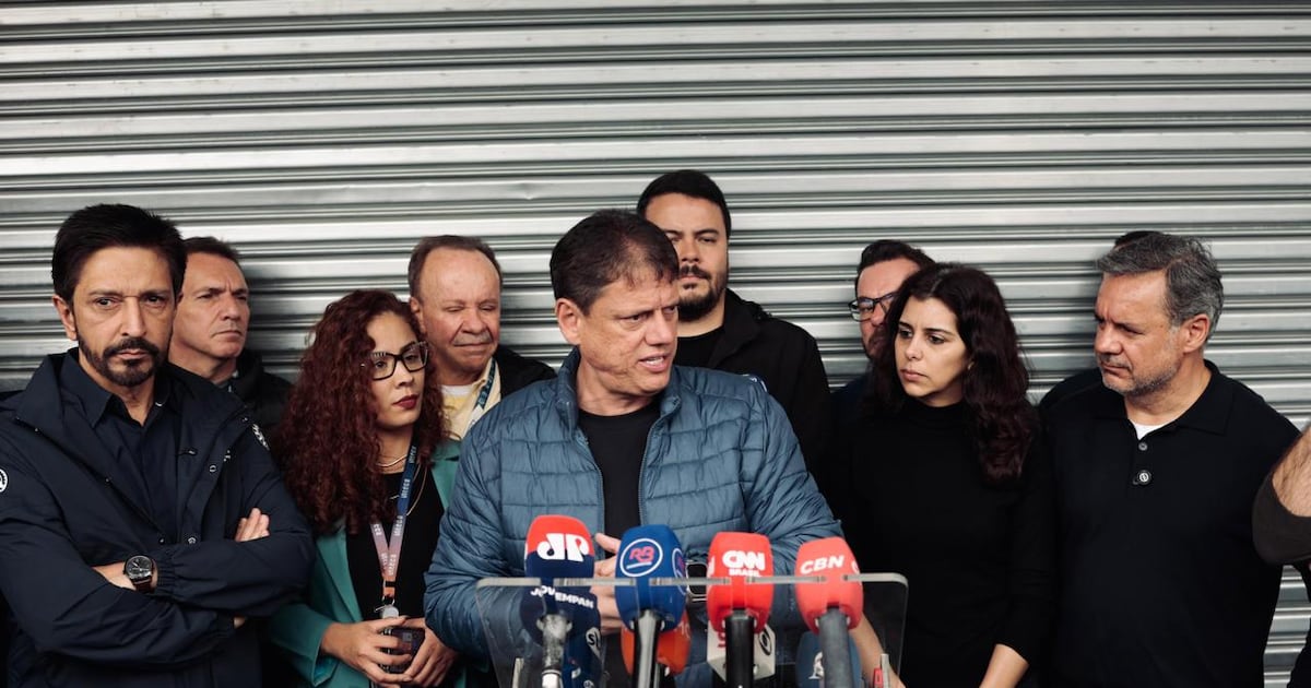 Tarcísio promete ampliar ‘armazéns solidários’, programa de SP de mercados subsidiados