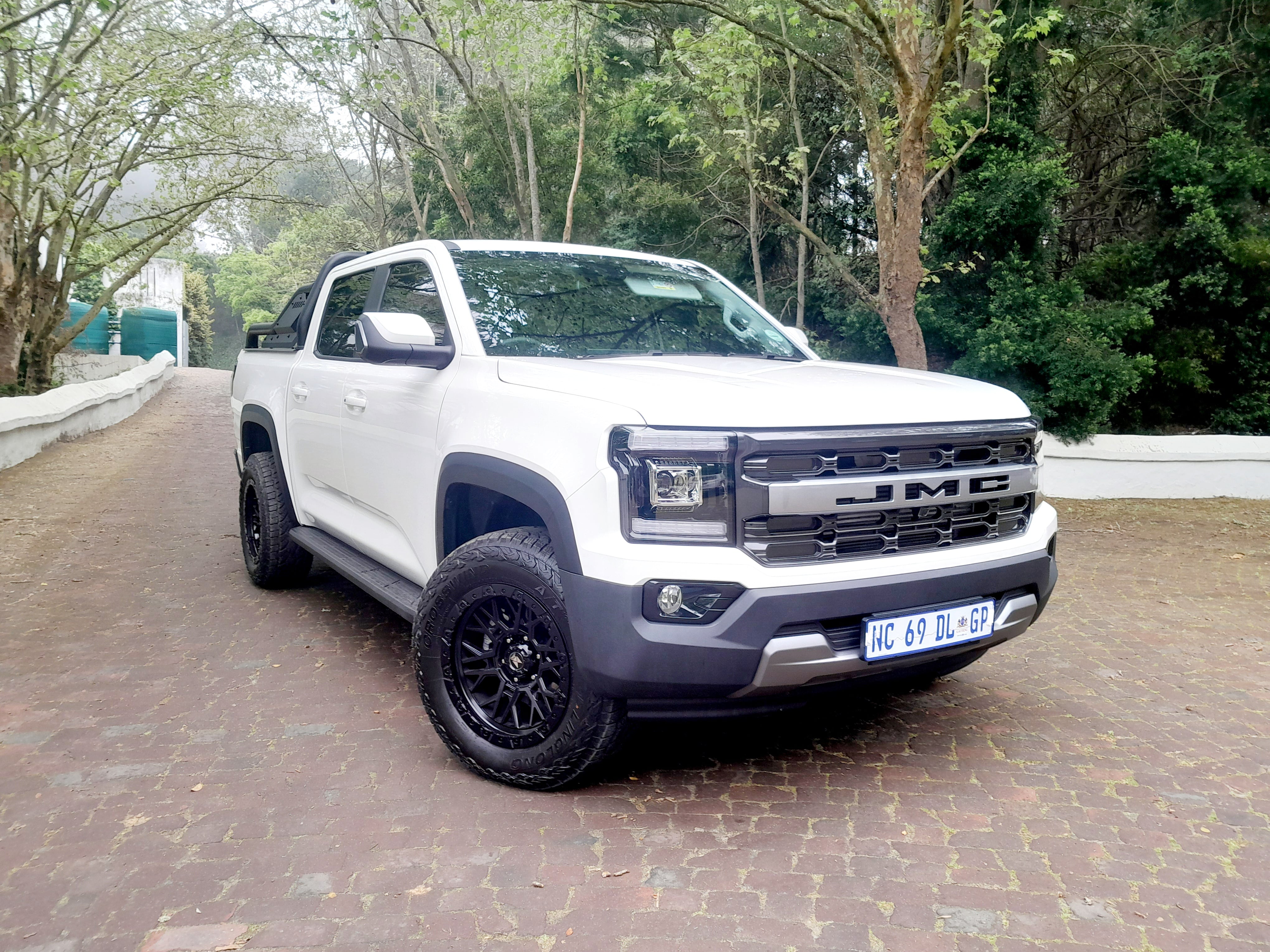 FIRST DRIVE | O JMC Grand Avenue de conteúdo rico traz uma concorrência fresca ao mercado de bakkies da África do Sul