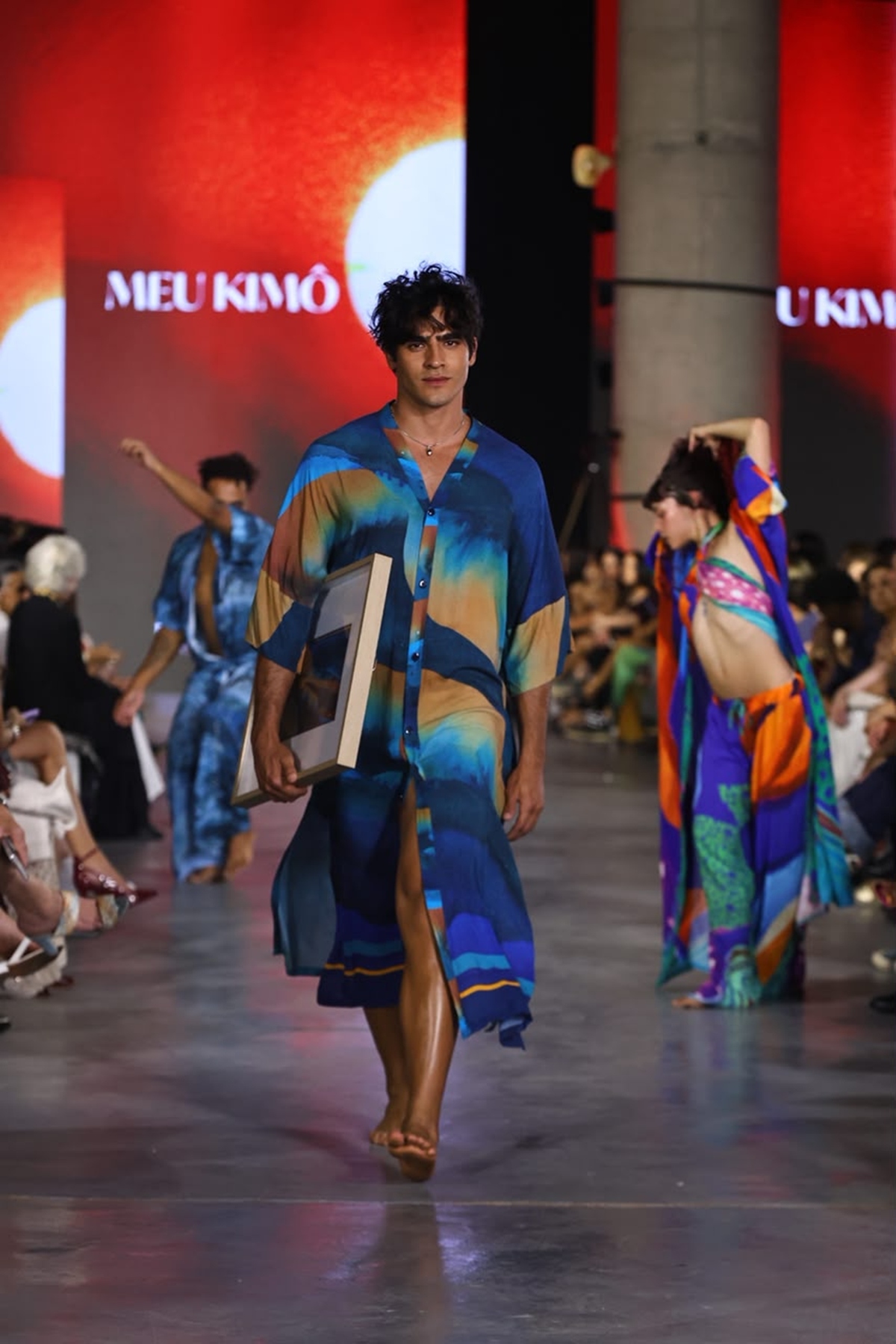 Metrópoles Catwalk estreia com Yasmin Brunet, Vivi Orth e Jhona Burjack
