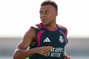 Kylian Mbappé em treinamento pelo Real Madrid