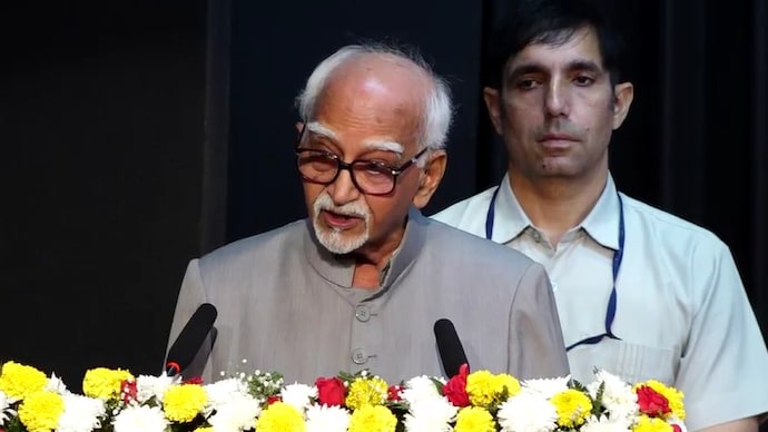 Hamid Ansari cita Nehru sobre o comunalismo de direita hindu, provocando indignação do BJP