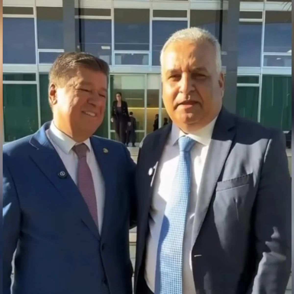 No PSD de Caiado, Carlos Viana faz acenos e se aproxima de Flávio Bolsonaro