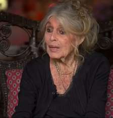 Brigitte Bardot na última entrevista a um canal de TV, em maio de 2025, em sua casa em Saint-Tropez, na Riviera Francesa Foto: Reprodução/TV