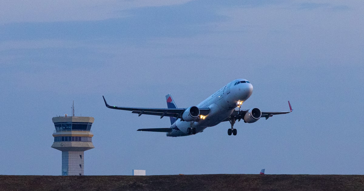 Punição inédita da Anac: homem é proibido de voar por 6 meses após expor órgão sexual em avião