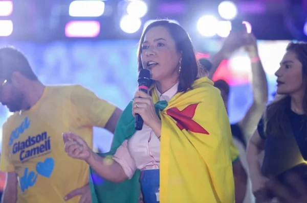 Republicanos acusa governadora de usar servidora para “afazeres domésticos”