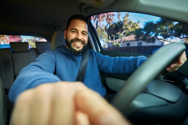 Quanto ganha um Uber por mês? Veja estimativas de 4, 6 e 8 horas de trabalho
