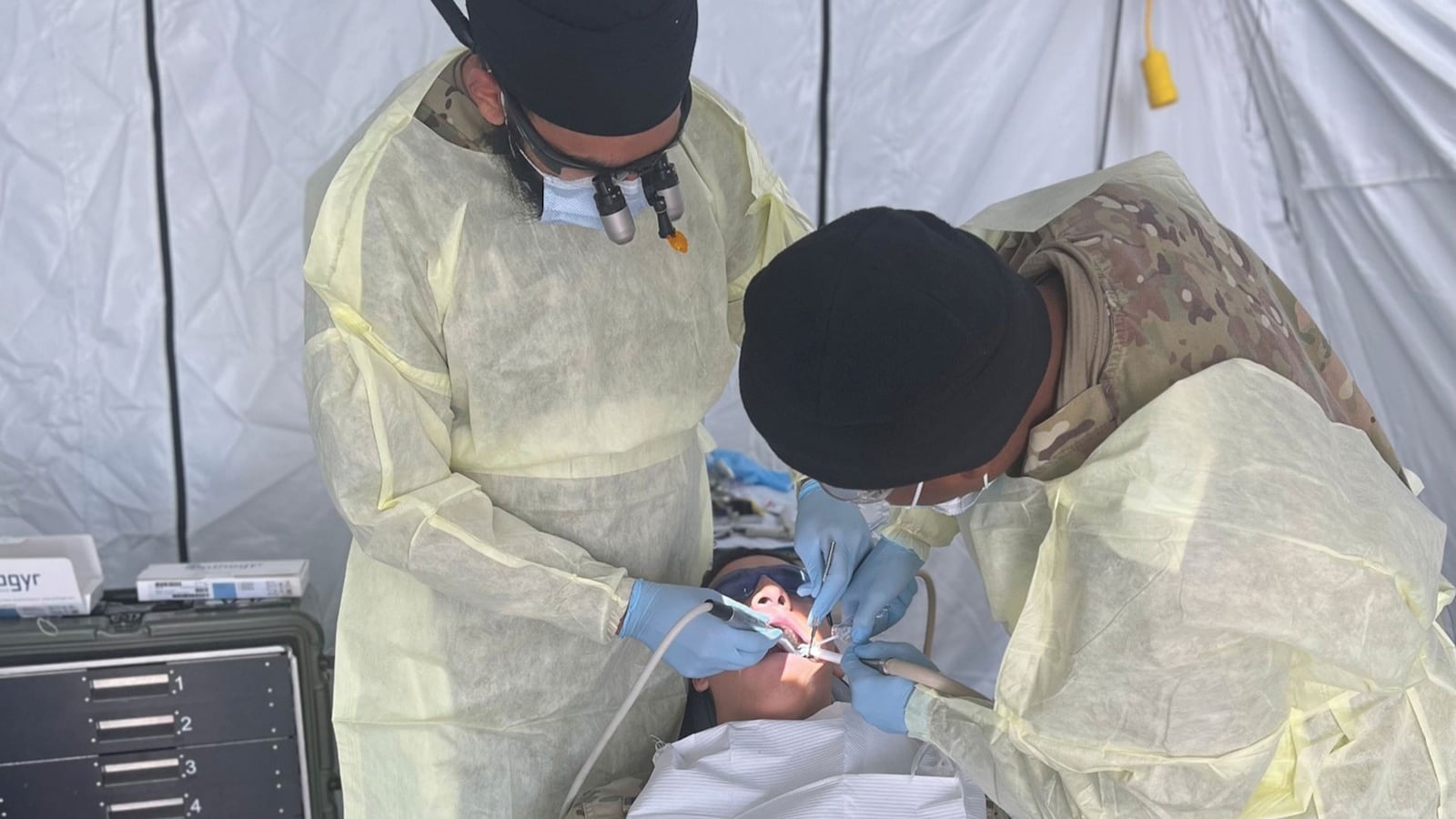 Especialistas defendem a importância de ter dentistas em zonas de guerra Divulgação/Exército dos EUA
