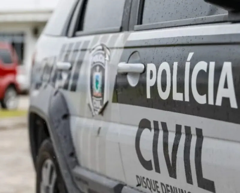 Adolescente de 14 anos é mantida em cárcere privado por sete dias pelo namorado; vítima foi agredida com socos e chutes