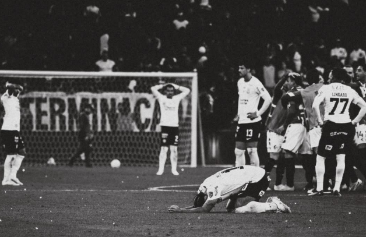 Memphis Depay pede desculpas por p&ecirc;nalti perdido na Libertadores