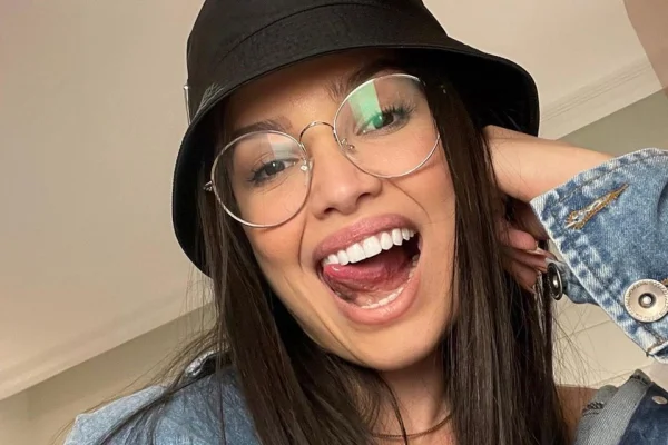 Juliette comenta amizade com Anitta e diz: “Não olha no meu olho”